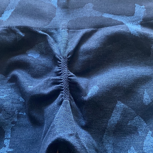 XS Gymshark Adapt Camo leggings - Picture 4 of 4